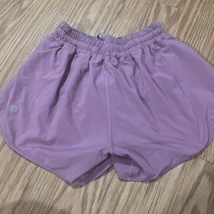 lululemon 2.5 hotty hot shorts
